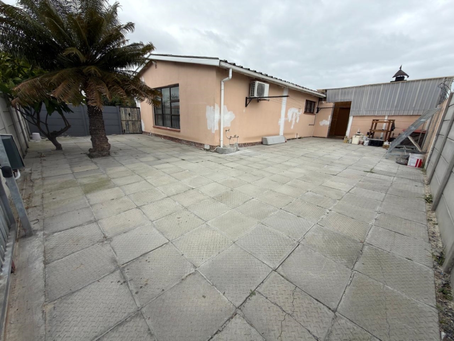 3 Bedroom Property for Sale in Sanddrift Western Cape